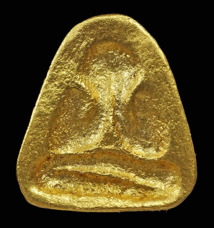 DSC_0449.jpg - พระปิดตาทองคำ หลวงพ่อแก้ว วัดเครือวัลย์  พิมพ์ใหญ่ หลังแบบ | https://soonpraratchada.com