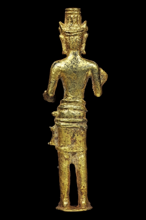 DSC_0630.jpg - พระโพธิสัตว์ อวโลกิเตศร ทองคำ ศิลปะเขมรยุคก่อนเมืองพระนคร (Per-Angkor) อายุราว 800 ปี | https://soonpraratchada.com